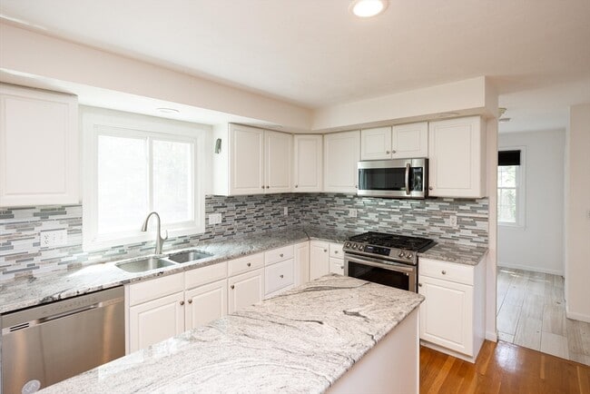 9 Heidi Ln in Grafton, MA - Building Photo - Building Photo