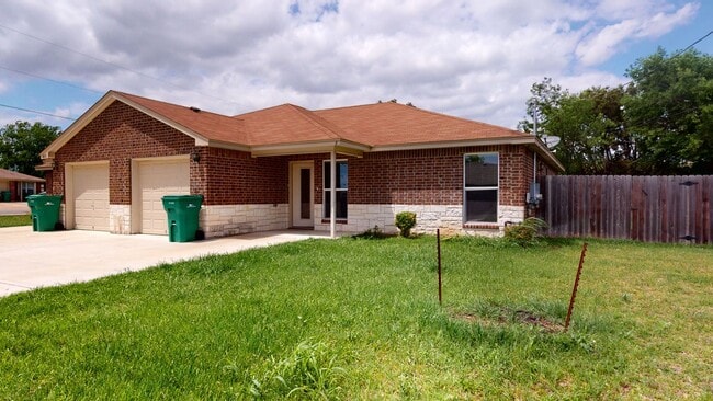 1601 Maya Trail
