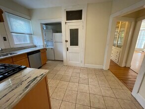 797 Washington St, Unit 2 in Brookline, MA - Foto de edificio - Building Photo