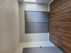 1910 Larkswood Dr in Dayton, OH - Building Photo - Building Photo