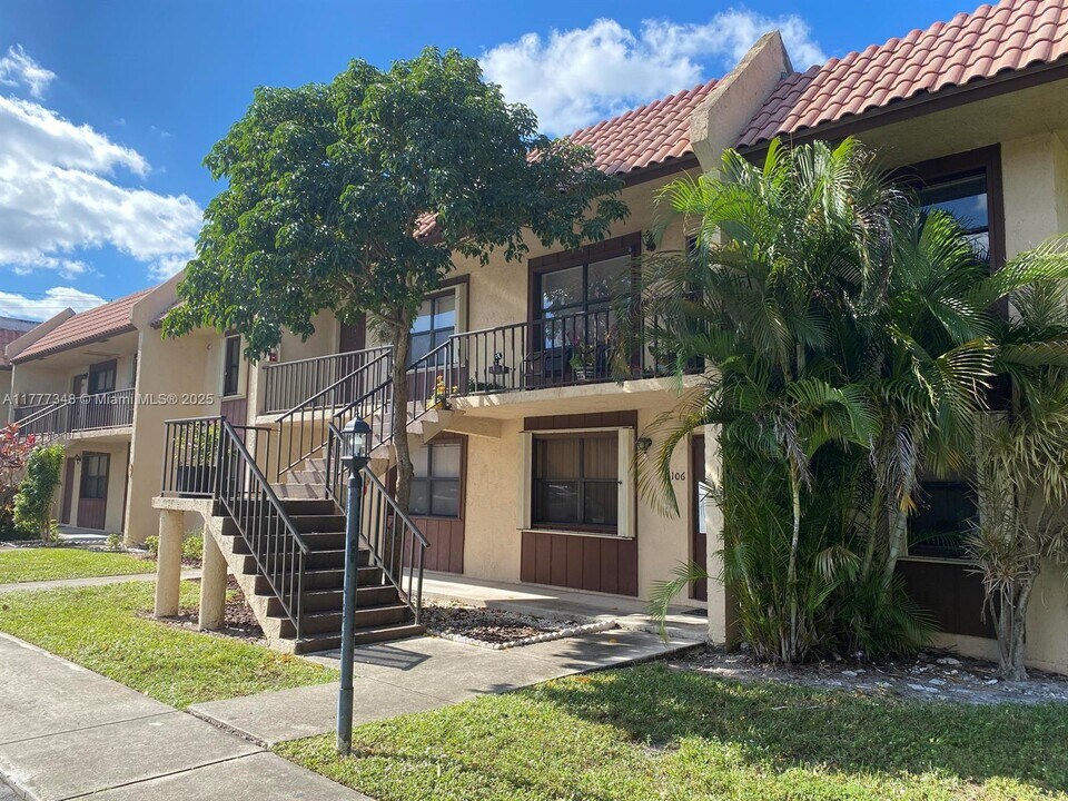 5987 Forest Hill Blvd in West Palm Beach, FL - Building Photo