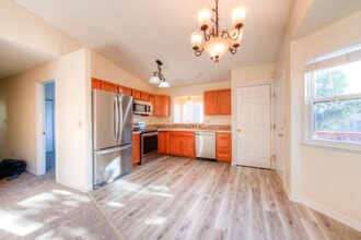 2875 Richmond Dr in Colorado Springs, CO - Foto de edificio - Building Photo