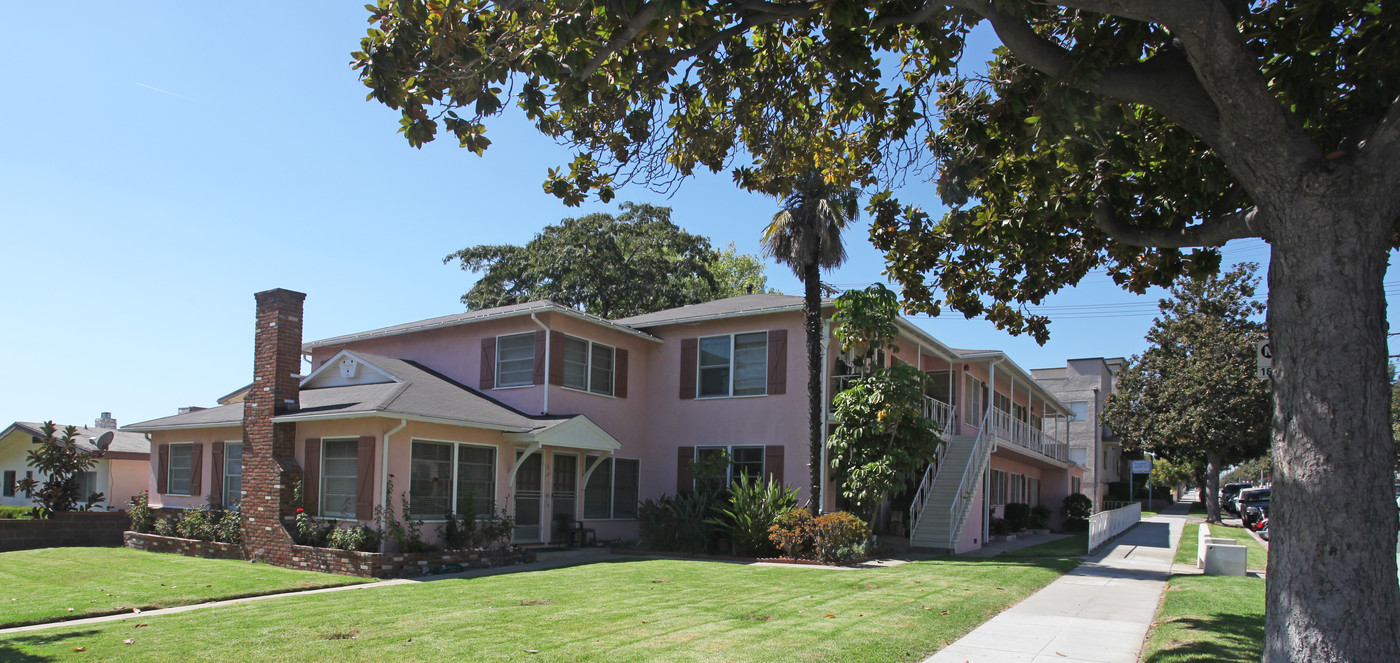 401 N Kenneth Rd in Burbank, CA - Foto de edificio