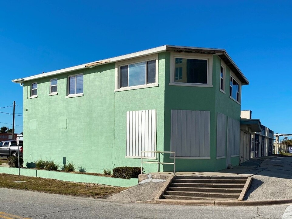 1920 S Atlantic Ave in Daytona Beach, FL - Building Photo