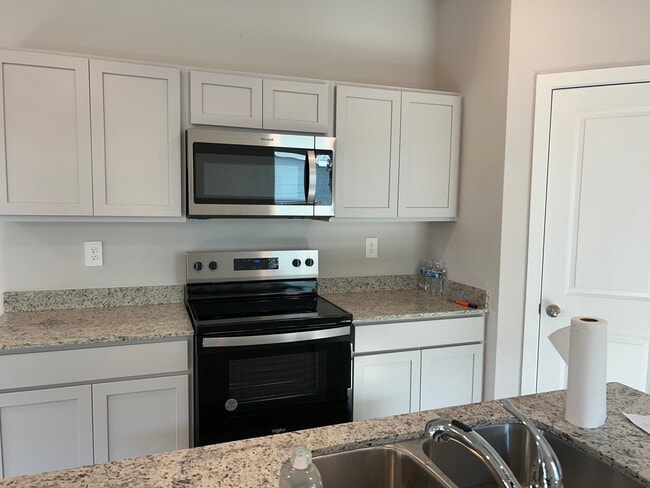 329 Pickel Dr in Rockdale, TX - Building Photo - Building Photo