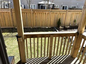 26 Borers Creek Cir in Hamilton, ON - Building Photo - Building Photo