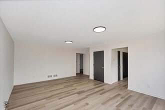 509 W South St, Unit 511 in Plano, IL - Building Photo - Building Photo
