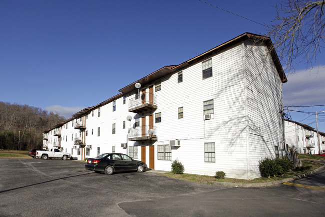 Greenview Apartments in Powell, TN - Building Photo - Building Photo