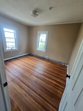 94 Glen St in New Britain, CT - Building Photo - Building Photo