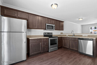 510 Pate Dr in Midway Park, NC - Building Photo - Building Photo