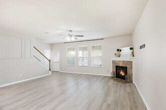 15007 Holland Grove Ct in Cypress, TX - Building Photo - Building Photo