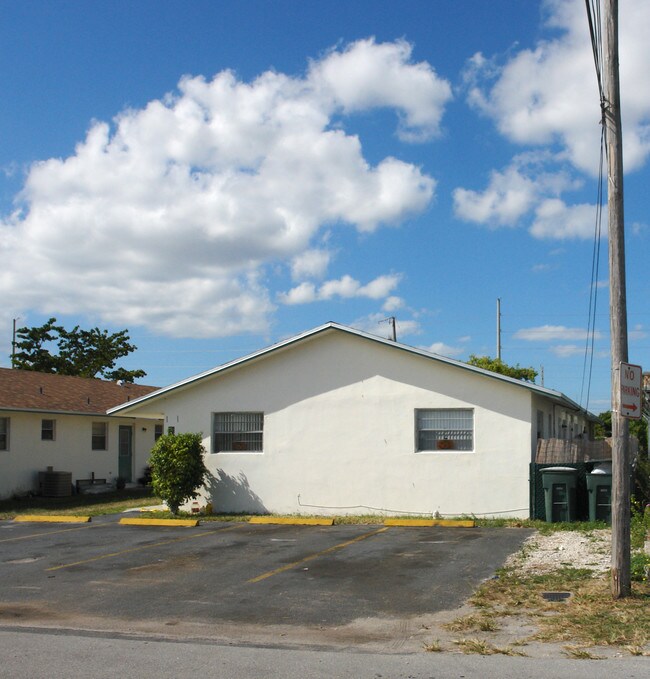 Sevilla Palace At Hallandale Beach in Hallandale Beach, FL - Foto de edificio - Building Photo