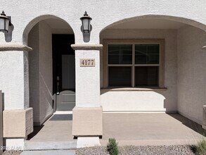 4177 E Pinto Dr in Gilbert, AZ - Foto de edificio - Building Photo