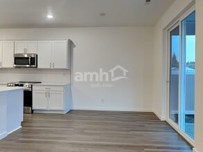 5126 Turnstone St SE in Olympia, WA - Foto de edificio - Building Photo