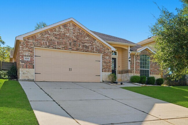 1715 Round Oak Ln in Conroe, TX - Foto de edificio - Building Photo