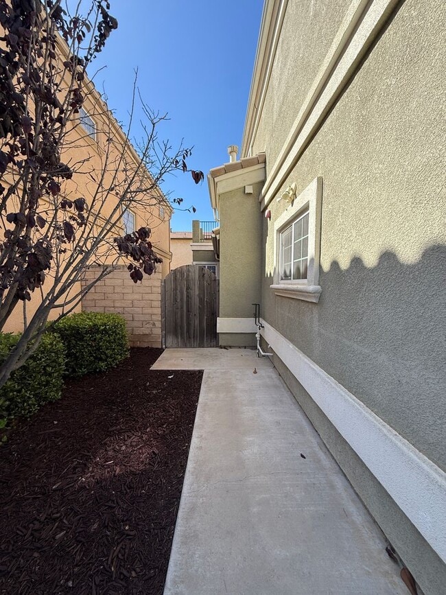 1737 Crabtree Ct in Santa Maria, CA - Building Photo - Building Photo
