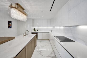 525 N Fort Lauderdale Beach Blvd in Fort Lauderdale, FL - Foto de edificio - Building Photo