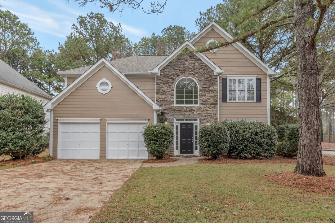 1385 Pinebreeze Way in Marietta, GA - Building Photo