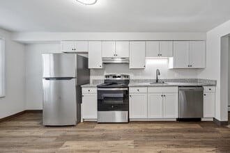 145 Harbor Pond Dr in Meriden, CT - Building Photo - Building Photo