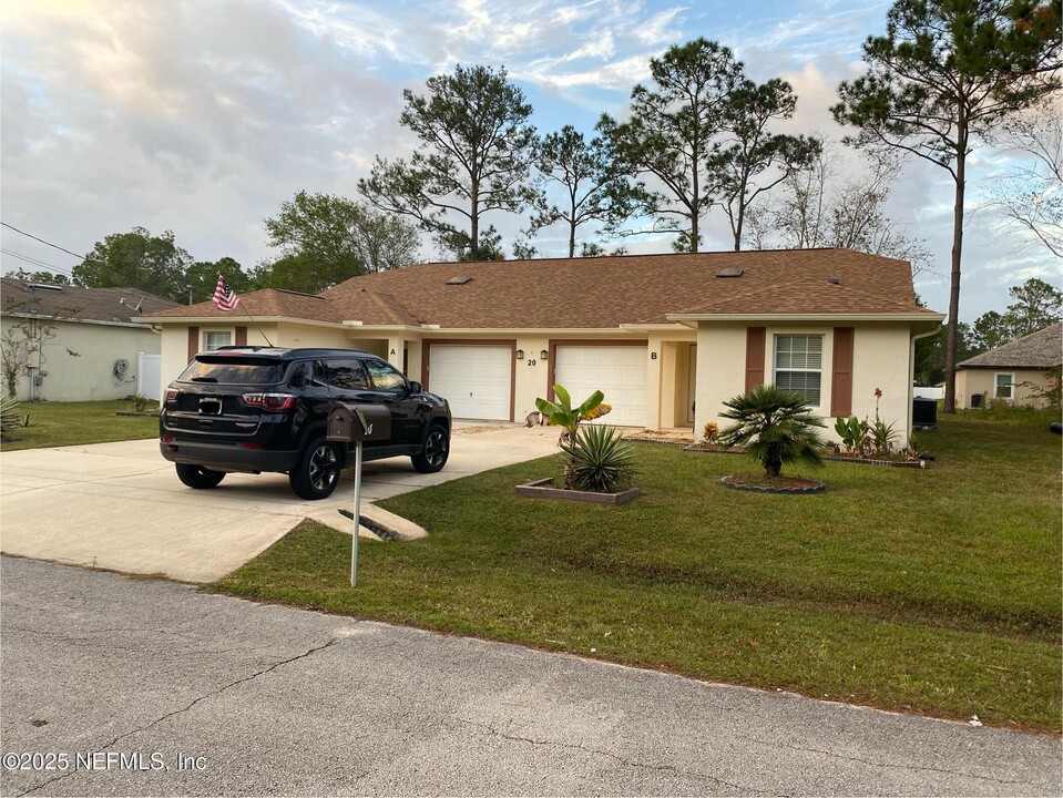 20 Whetstone Ln in Palm Coast, FL - Building Photo