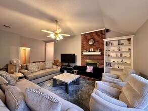 17316 Valley Crst in Edmond, OK - Building Photo - Building Photo