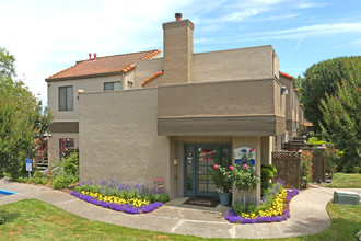 Clipper Cove Apartments in Stockton, CA - Building Photo - Building Photo