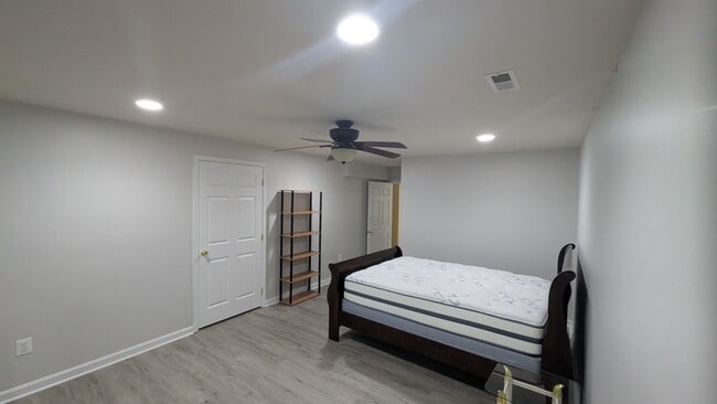 4688 Woodland Rd in Ellicott City, MD - Building Photo - Building Photo