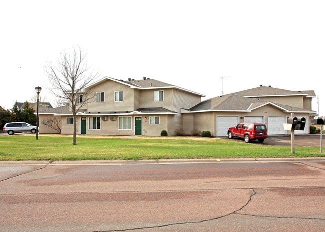 Leighton's Landing Townhomes in Big Lake, MN - Building Photo - Building Photo