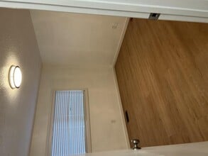 17450 SE Mill St in Portland, OR - Building Photo - Building Photo