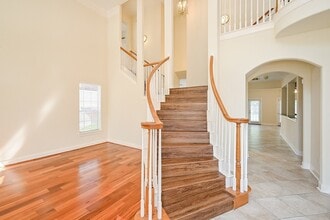 1547 Lakeside Enclave Dr in Houston, TX - Building Photo - Building Photo
