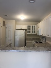 4158 Breezewood Dr-Unit -102 in Wilmington, NC - Building Photo - Building Photo