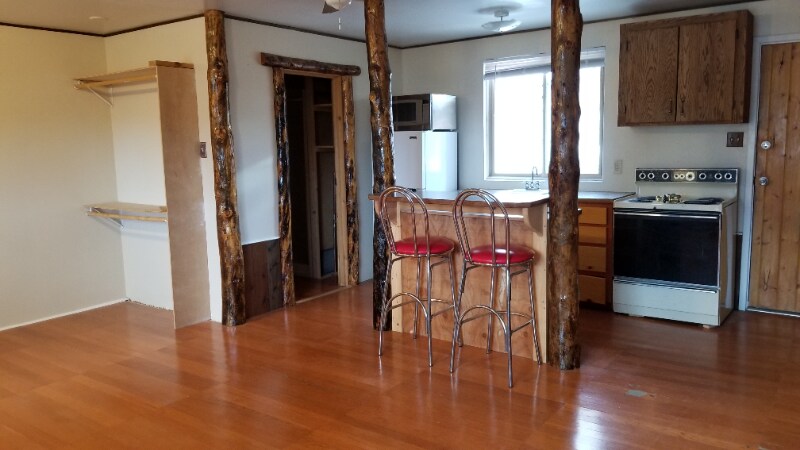 18 3rd St in Three Forks, MT - Building Photo