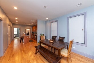2627 W Hirsch St in Chicago, IL - Building Photo - Building Photo