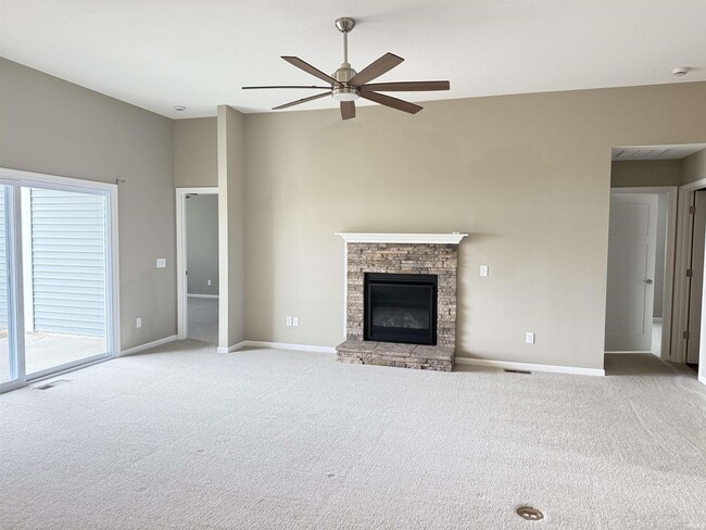 4746 Whittlebury Dr in Fort Wayne, IN - Building Photo - Building Photo