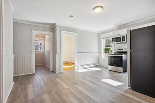 33 Jackson St in Haverhill, MA - Building Photo