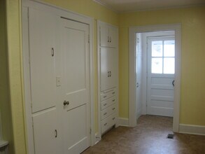 1108 S Cedar St, Unit 1 in Ottawa, KS - Building Photo - Building Photo