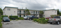 220 SW 8th St in Pompano Beach, FL - Foto de edificio - Building Photo