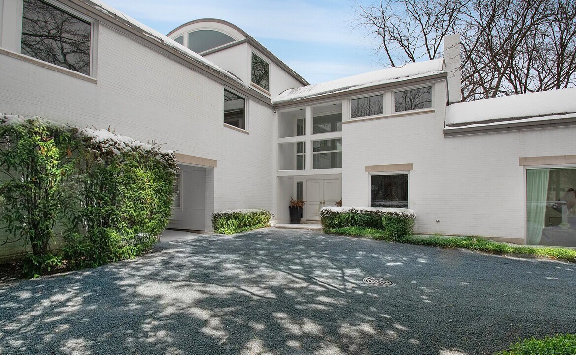 732 Bronson Ln in Highland Park, IL - Building Photo