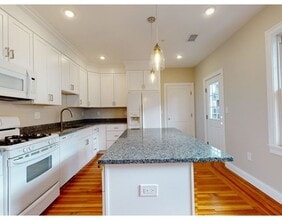 27 Leicester St, Unit #1 in Boston, MA - Foto de edificio - Building Photo