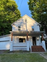 2 Green St in Monticello, NY - Building Photo