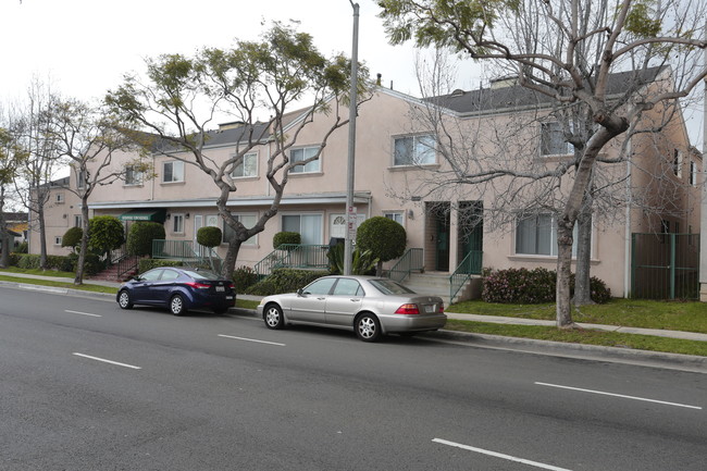 Redondo Townhomes in Lawndale, CA - Foto de edificio - Building Photo