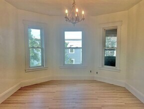 5 Magnus Ave, Unit 3 in Somerville, MA - Foto de edificio - Building Photo