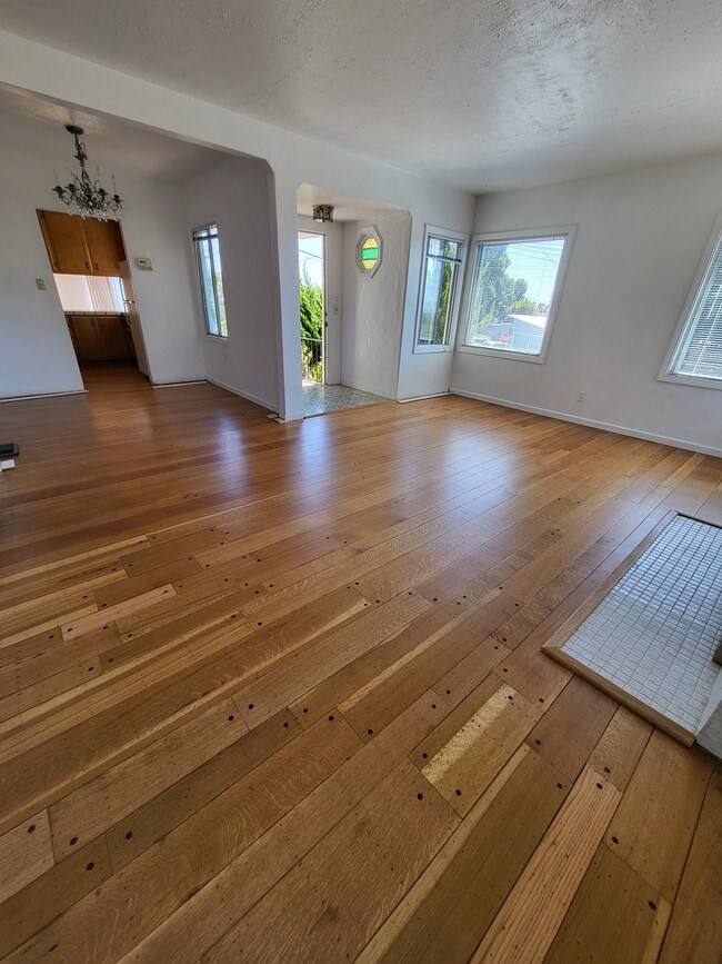 property at 906 Balra Dr