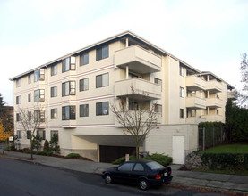 Ballard Vista Apartments in Seattle, WA - Building Photo - Building Photo