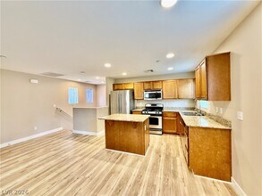 8948 Amy Olivia Ave in Las Vegas, NV - Building Photo - Building Photo