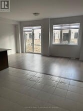 913 Douro St in Stratford, ON - Building Photo - Building Photo