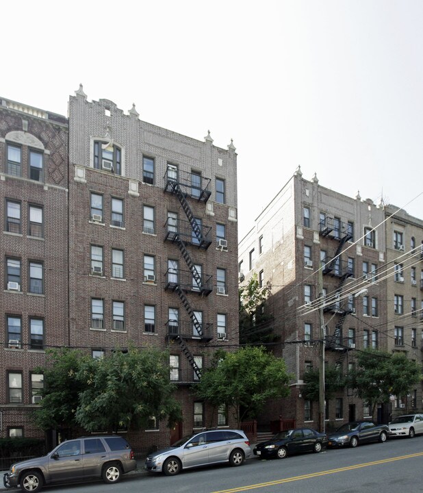 2956 Bainbridge Ave in Bronx, NY - Building Photo