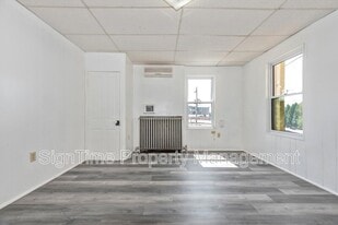 220 Summit Ave in Hagerstown, MD - Building Photo