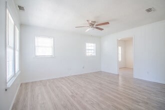 1918 20th St in Lubbock, TX - Building Photo - Building Photo