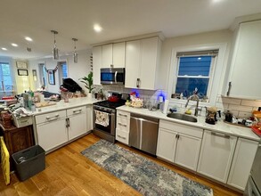 122 Coleridge St, Unit 1 in Boston, MA - Building Photo - Building Photo